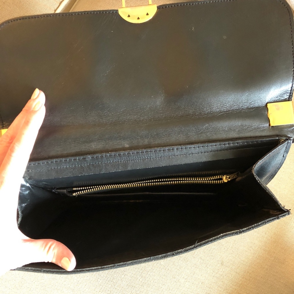 Black purse - Picture 2 of 3